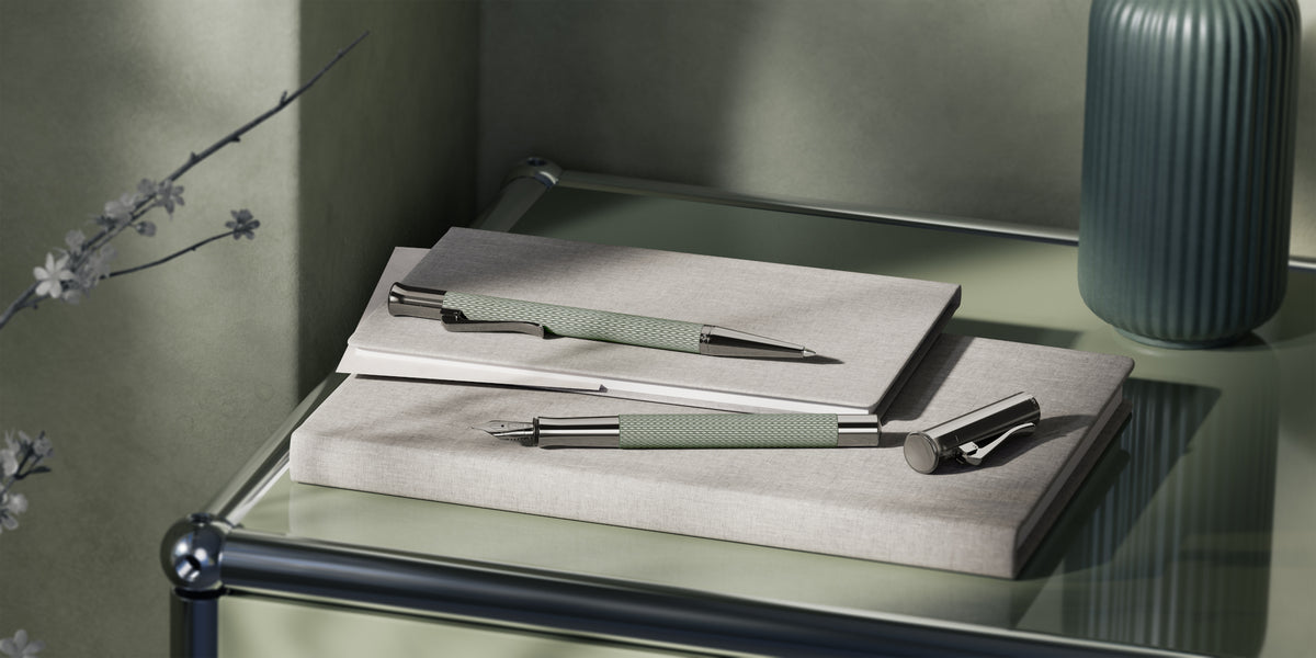 Graf von Faber-Castell, Füller, Guilloche, Sage Green - Schreib und Stil