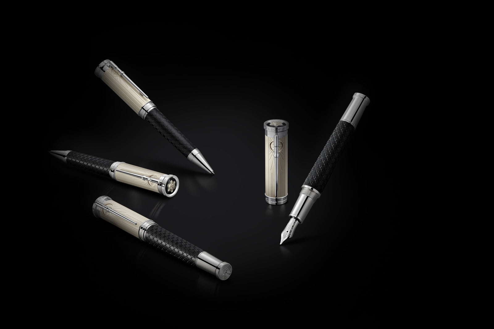 Gullor Schwarzer Streifen-Rollerball-Stift – Carbon-Faser-Design, Mit Schraubverschluss, Inkl. Mine